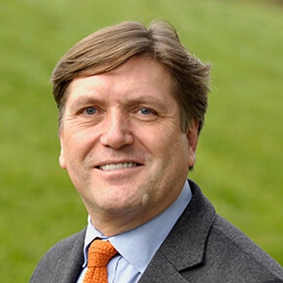 Mr Richard Darch